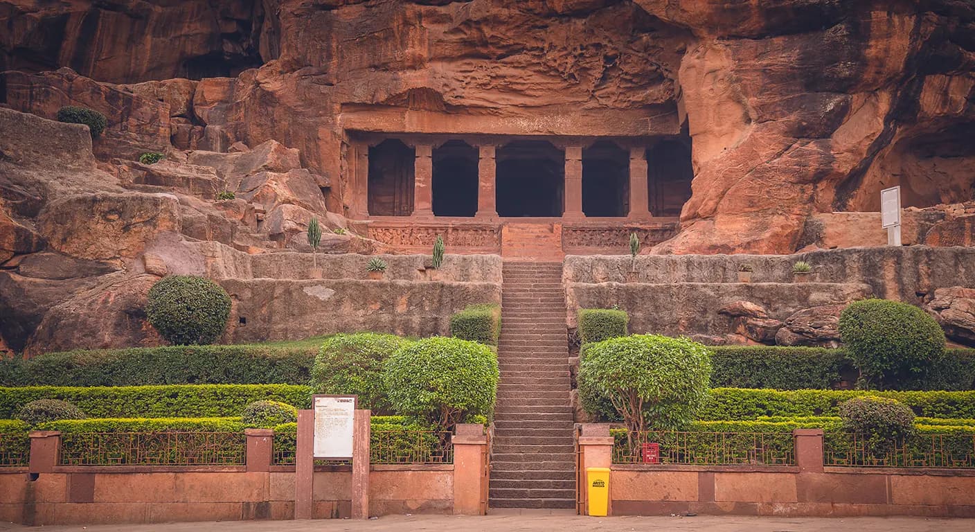 badami-caves