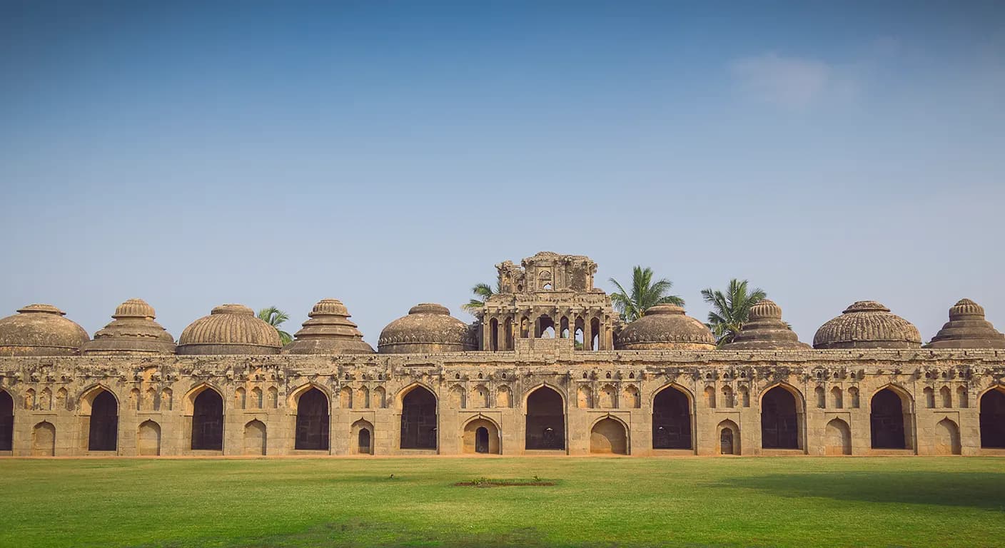 elephant-stable-hampi