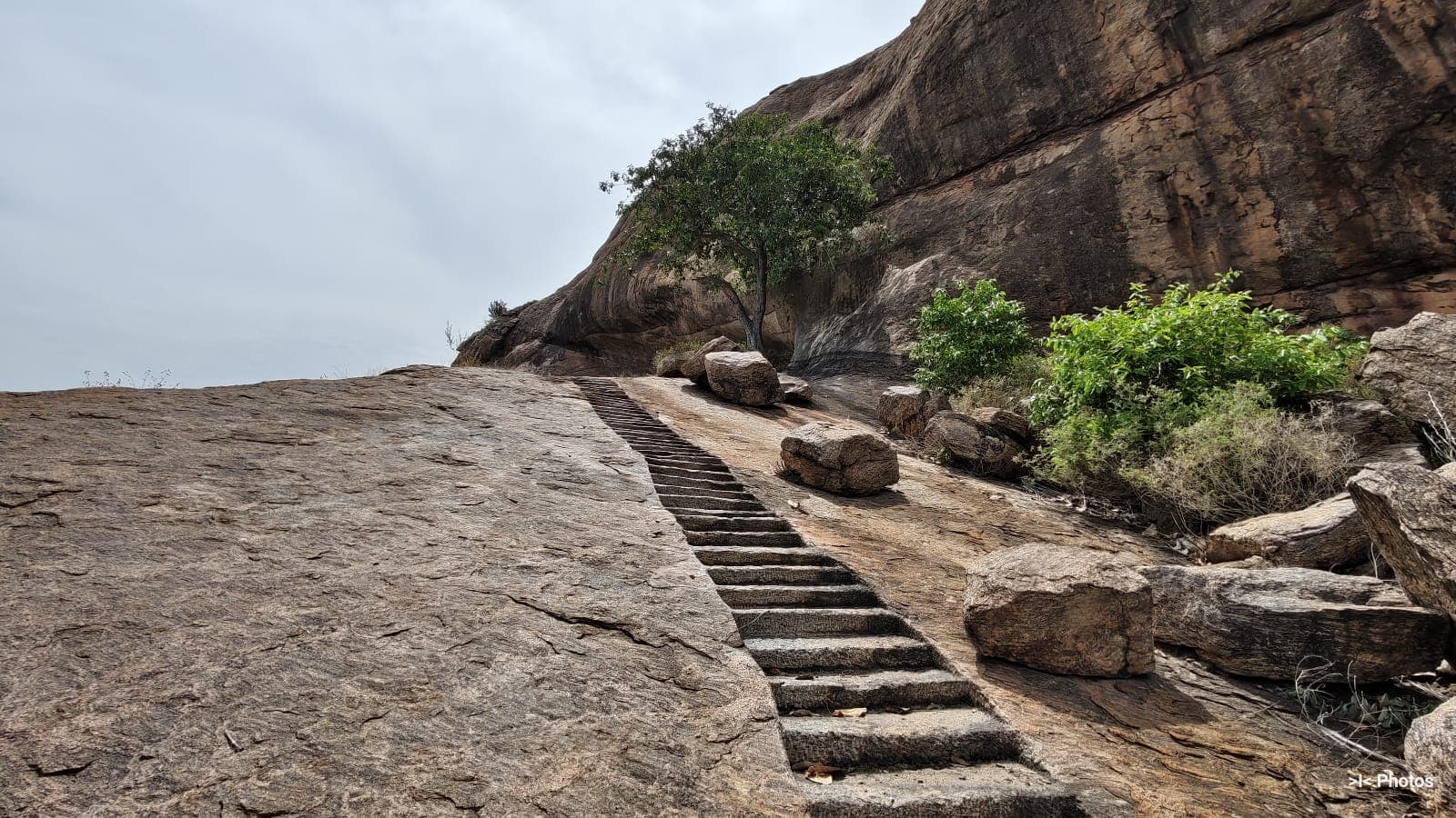 rock-cut-jain-beds-madurai