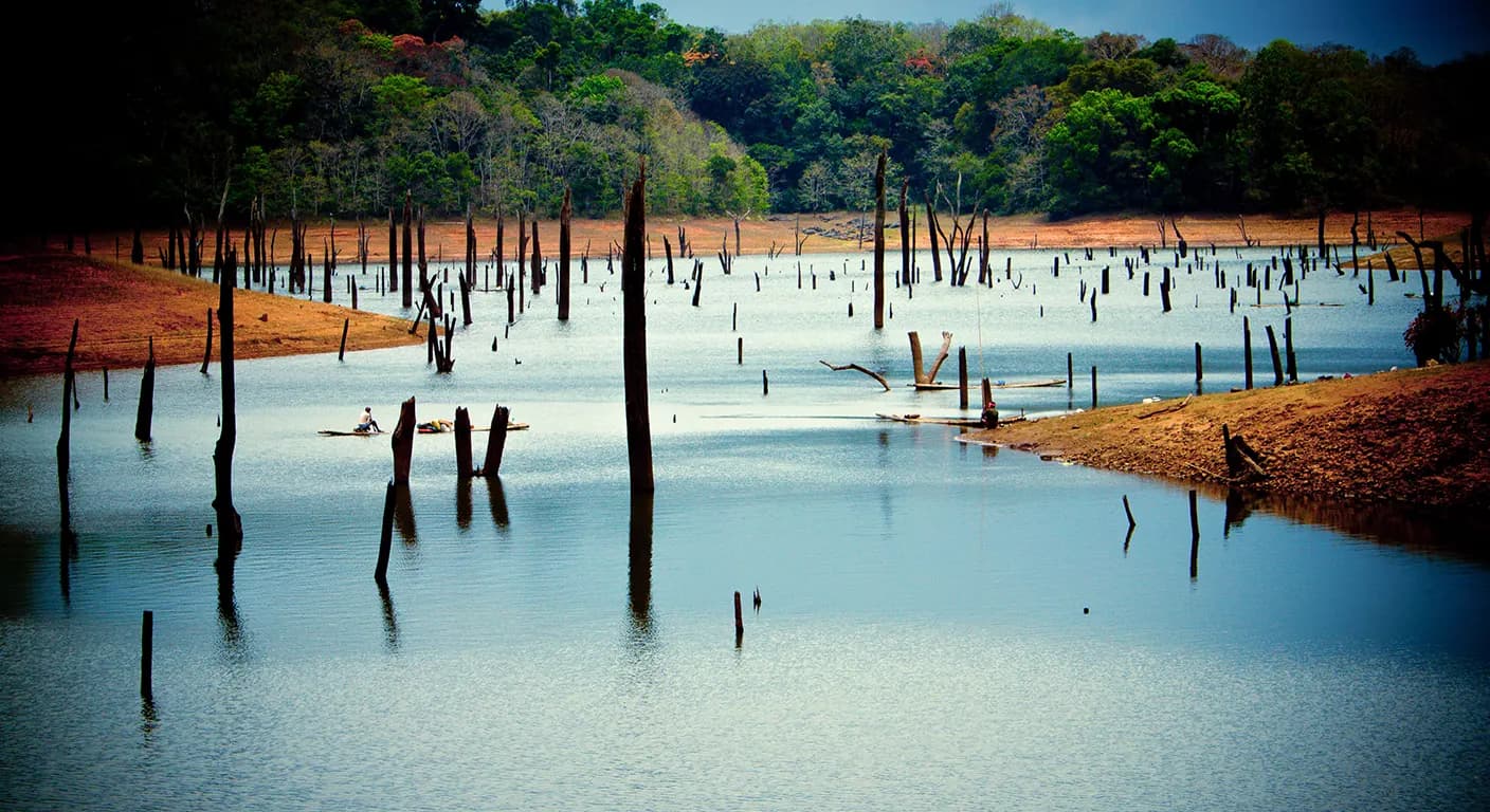 thekkady-lake