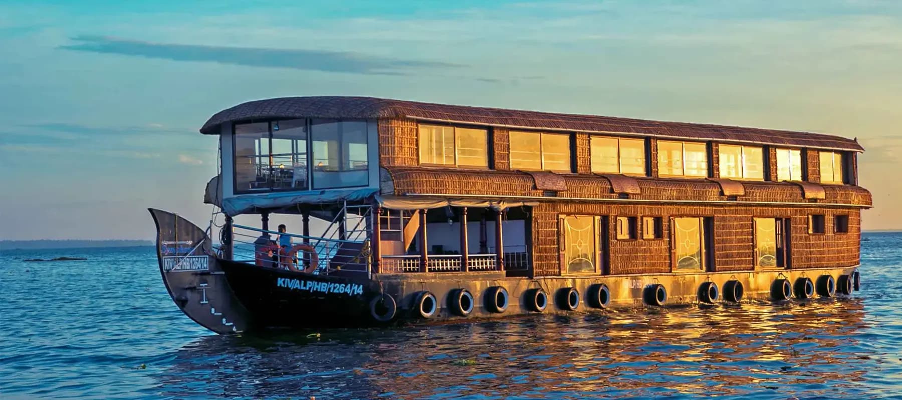 houseboat-booking