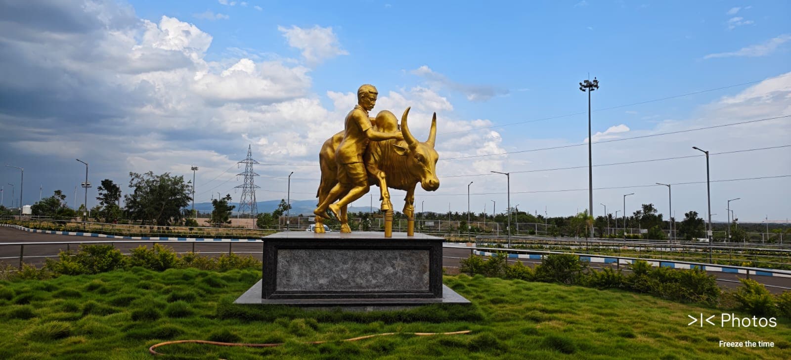 traditional-bull-farm-alanganallur